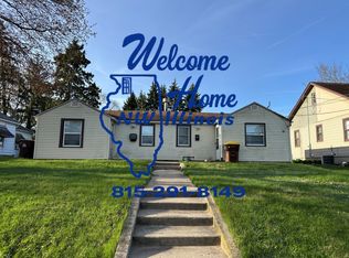 411 W Roosevelt St, Freeport, IL 61032