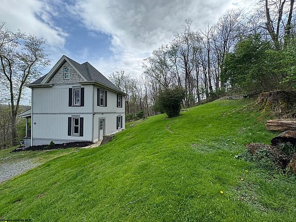 3rd image of 224 Bretz St