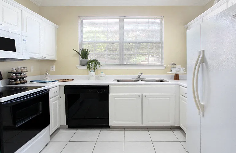 SaddleBrook Apartments — Photo 7