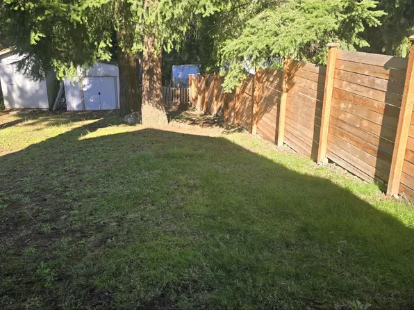 8018 NE 155th St, Kenmore, WA 98028