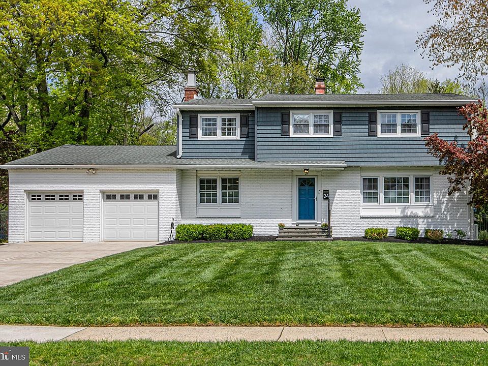 1st image of 24 Stonicker Dr