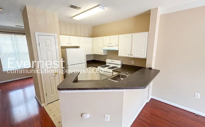 2 bed, 2.0 bath, 1200 sqft, $2,495 — Photo 2