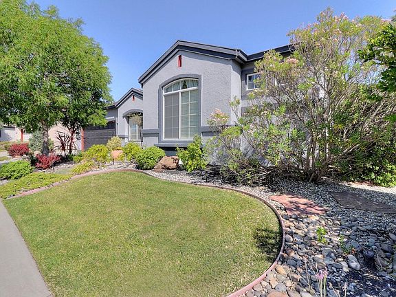 2nd image of 760 Pinehurst Drive