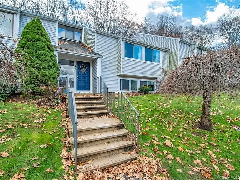 43 Brookwood Dr — Photo 14