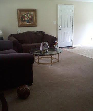 4th image of 4857 Royal Dr
