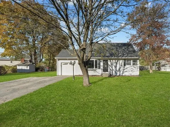 25 Sheraton Drive, Poughkeepsie, NY 12601