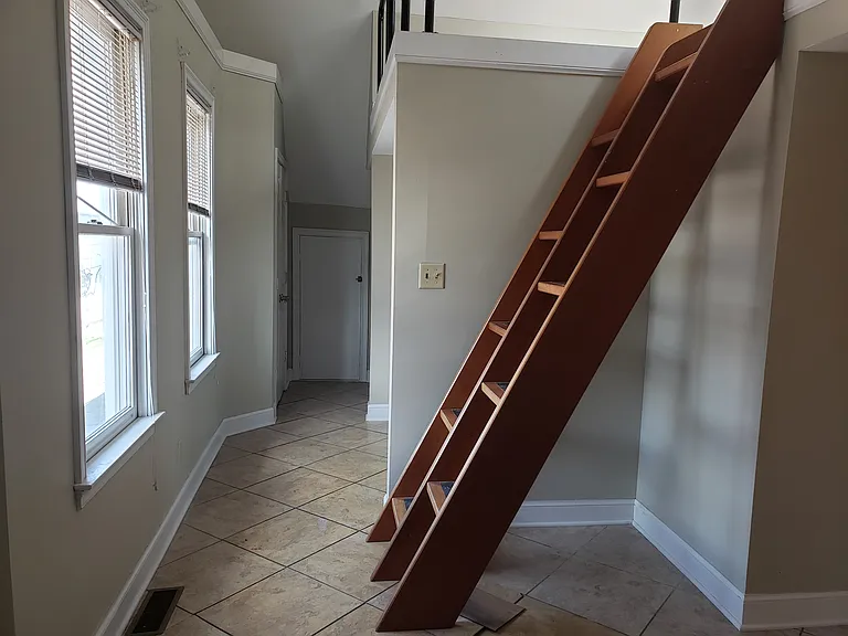 725 E Saint Clair St #5 — Photo 21
