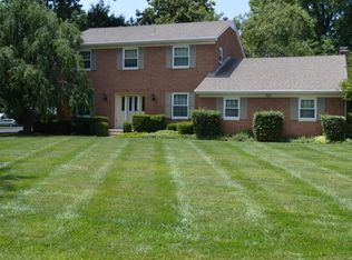 305 Cedarleaf Ct, Centerville, OH 45459