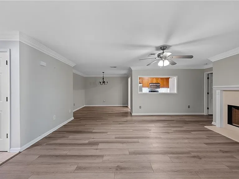 601 Abingdon Way — Photo 4