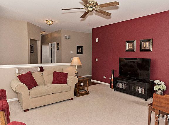 4th image of 610 Schubert St