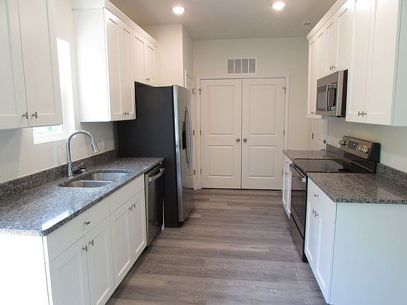 3rd image of 133 Slate Dr