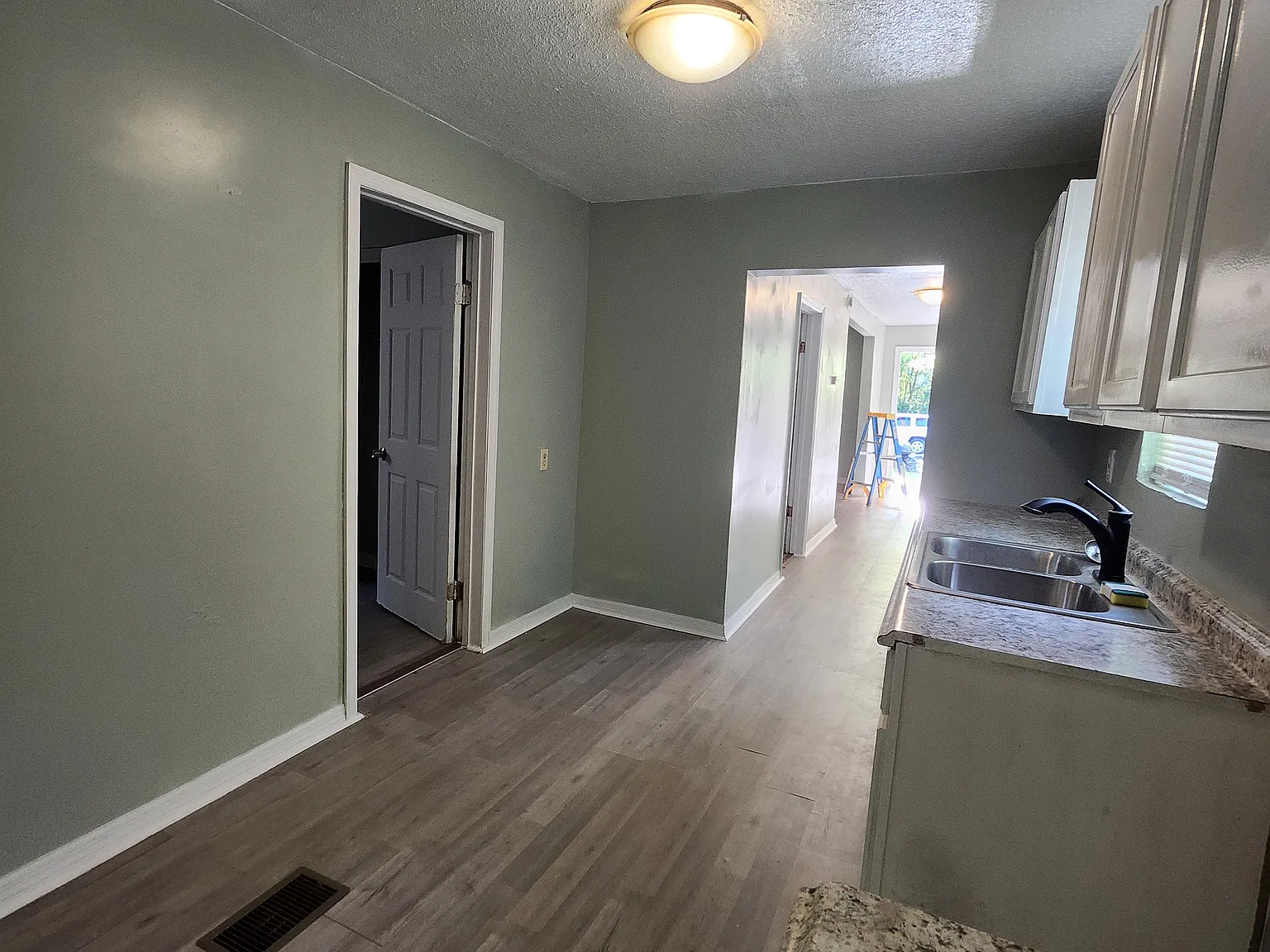 1345 Palmetto St — Photo 4