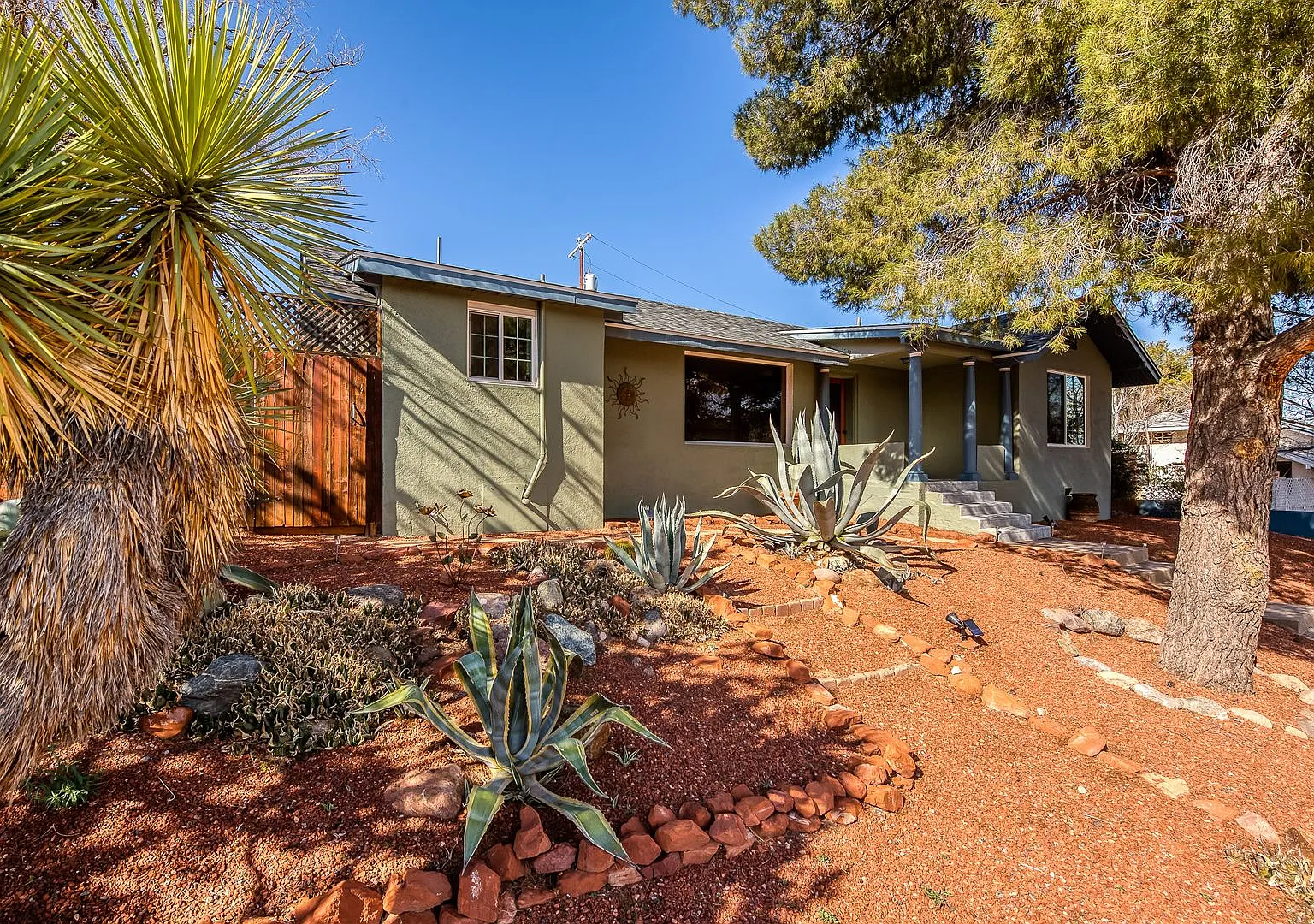 Stunning Turn of the 20th Century Home in Clarkdale - Unfurnished, 1-year long-term rental — Photo 4