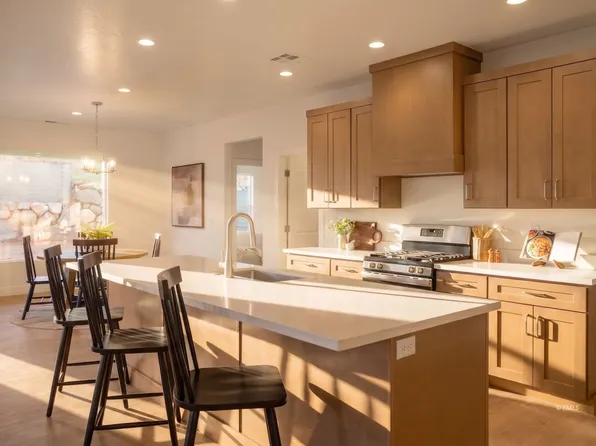 422 S Carling St, Colorado City, AZ 86021