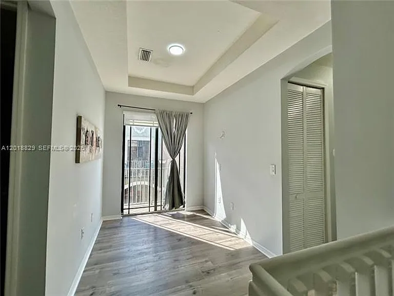 607 NE 35th Ave #607 — Photo 16