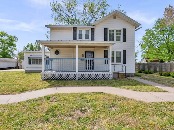 209 Garfield St, Marion, KS 66861