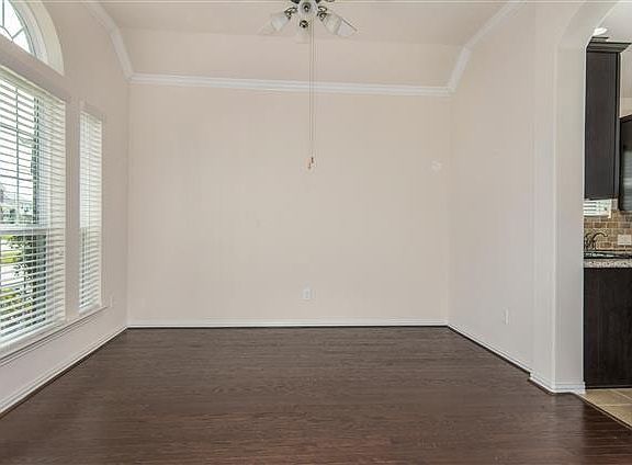5th image of 134 Persimmon Dr
