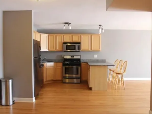 16W625 Mockingbird Ln, Willowbrook, IL 60527