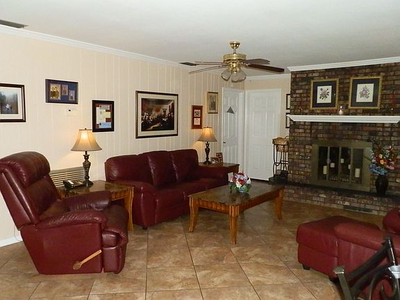 4th image of 119 Oak Sq S