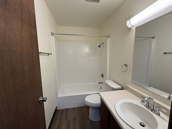 5th image of 315 Polk St APT 9
