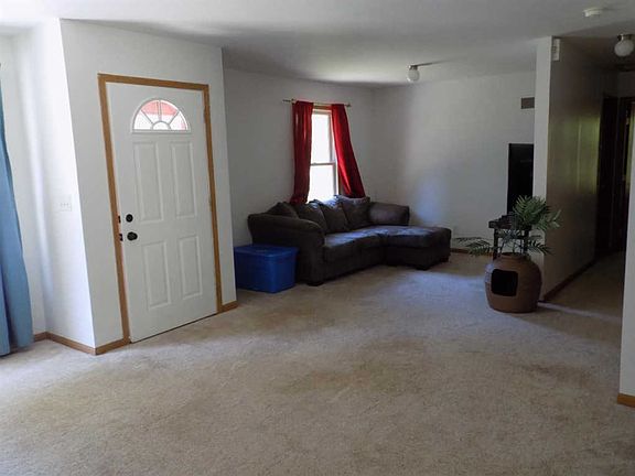3rd image of 13505 Knight St