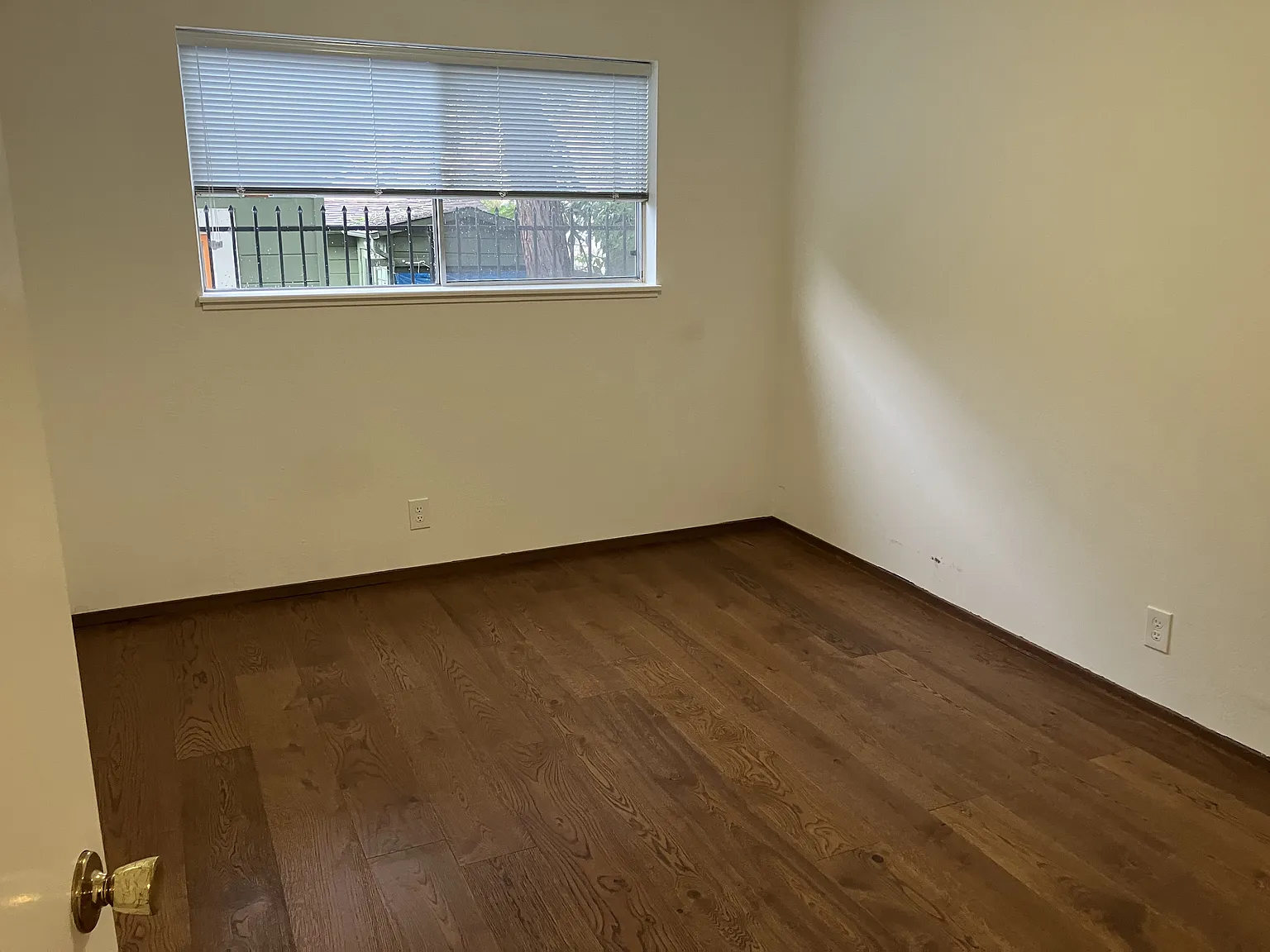 2 bed, 800 sqft, $3,100 — Photo 4