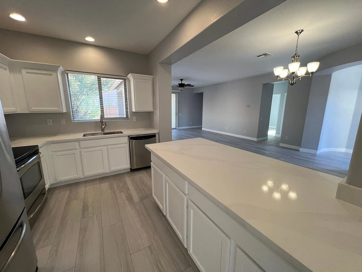 3 bed, 1400 sqft, $2,300 — Photo 3