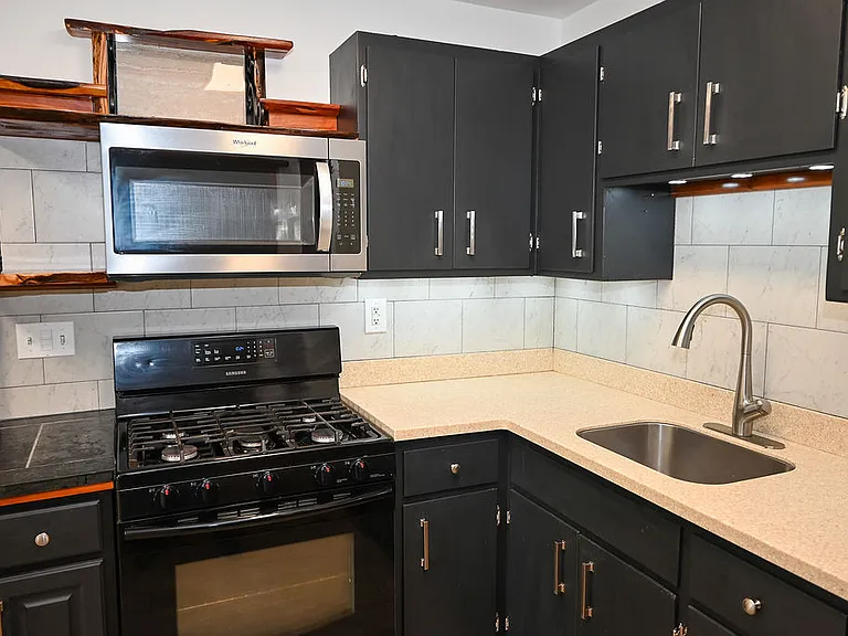 315 Caroline Ave — Photo 90