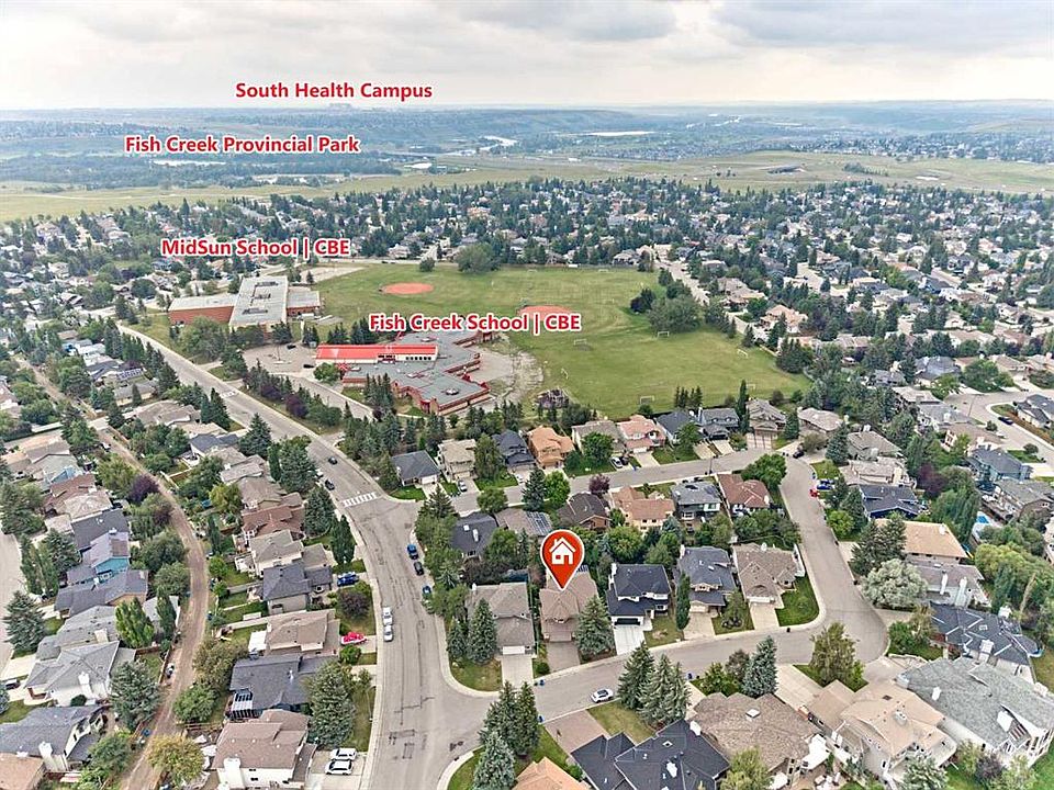 1st image of 7 N Suncastle Cres SE