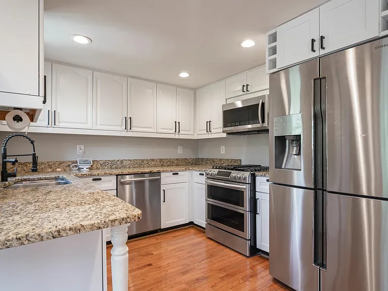 689 W Glebe Rd — Photo 12