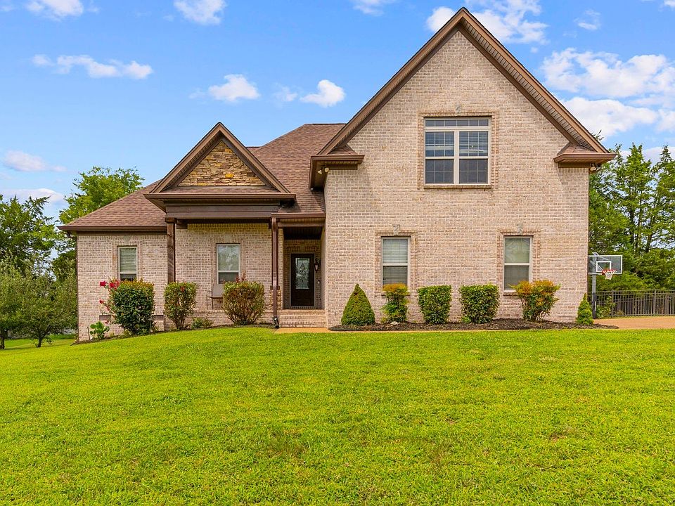 1st image of 803 Manner Ln