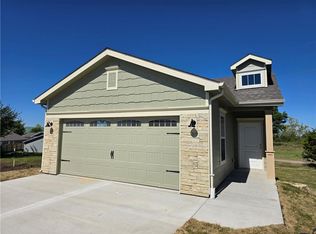 1735 Elderberry Ln, Ottawa, KS 66067