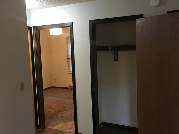 5th image of 520 24th St N APT 6