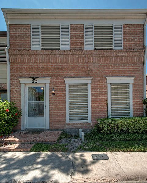 1st image of 55 Townhouse Ln #55