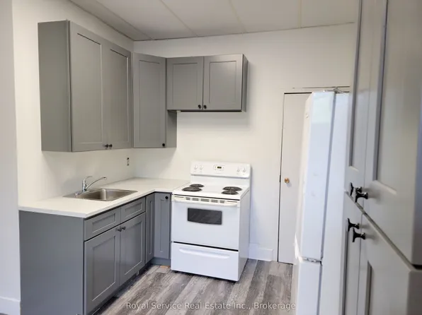 18 Walton St #2, Pt Hope, ON L1A 1M9