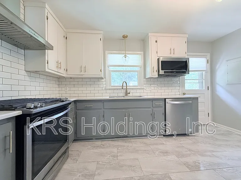 1512 Basewood Dr — Photo 15