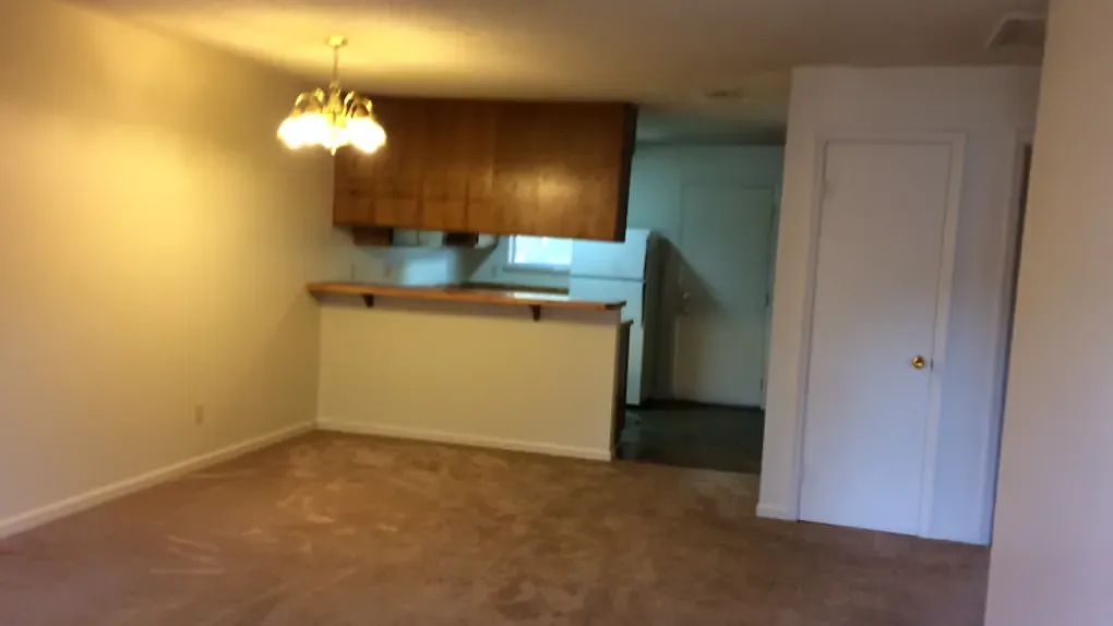 2 bed, 850 sqft, $870 — Photo 2