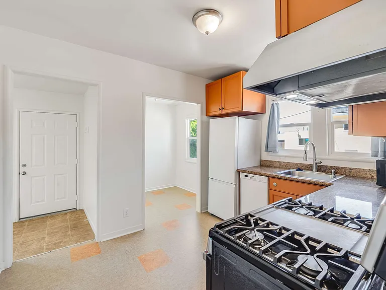 2339 Adeline St — Photo 25