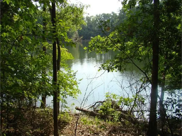 907 Newberry Shores Dr, Prosperity, SC 29127