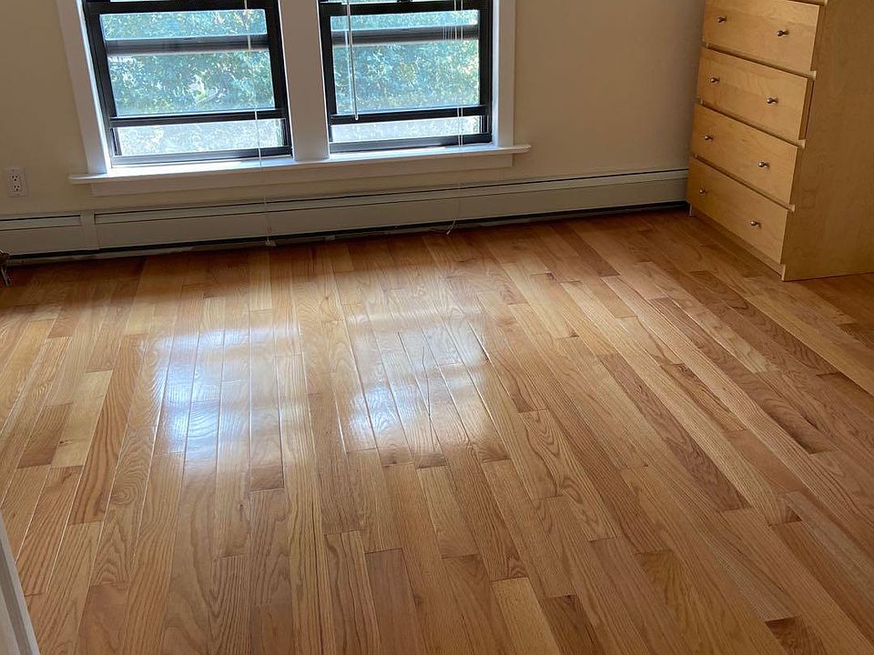 1st image of 15231 Roosevelt Ave Floor 2