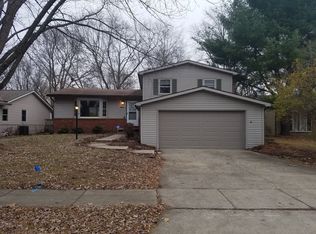 2320 Hackberry Ct, Champaign, IL 61821