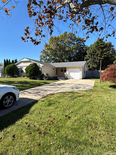 3 bed, 2.0 bath, 1444 sqft, $4,950 — Photo 2