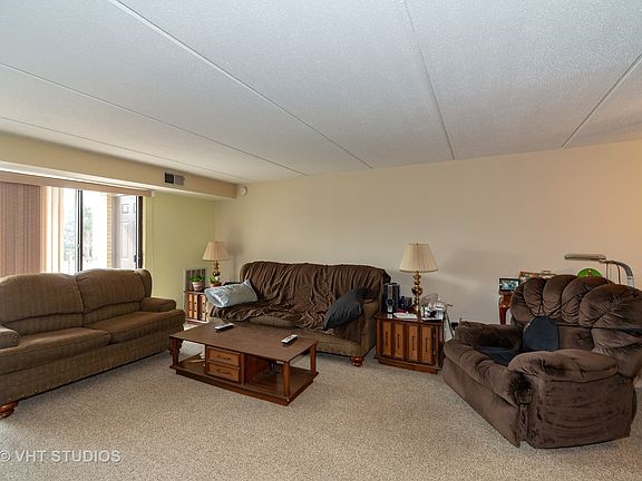 2nd image of 4660 N Austin Ave APT 212