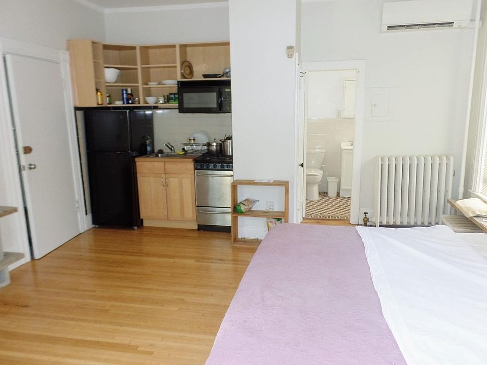 2nd image of 10 Highland Ave #1