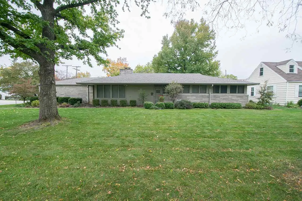 2024 W Petty Rd photo 1