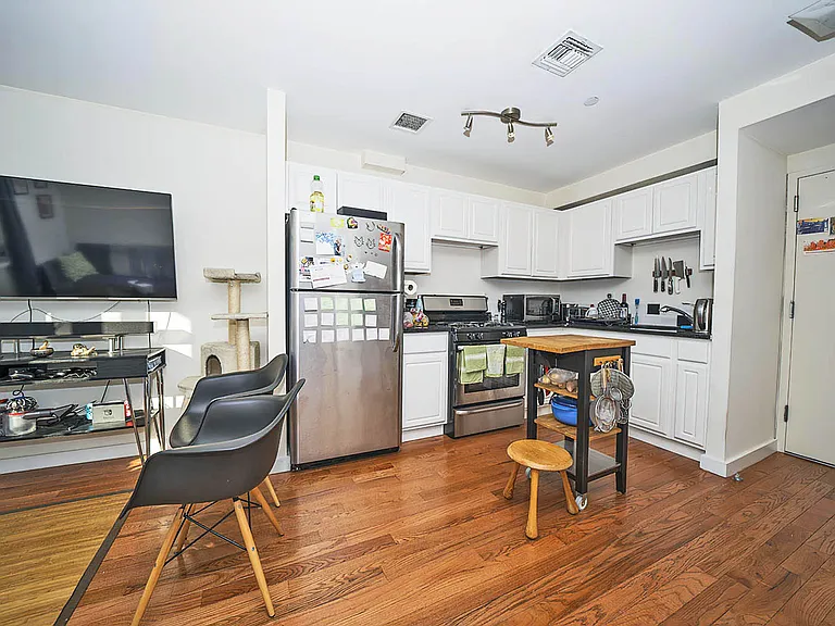 960 Willoughby Ave #2A — Photo 3