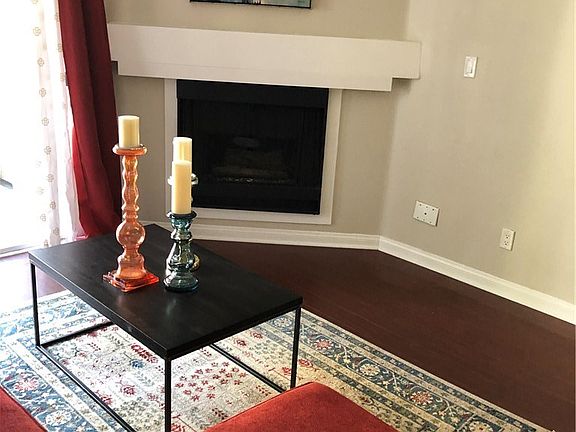 3rd image of 21500 Burbank Blvd APT 204