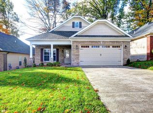 9400 Fernhill Dr, Louisville, KY