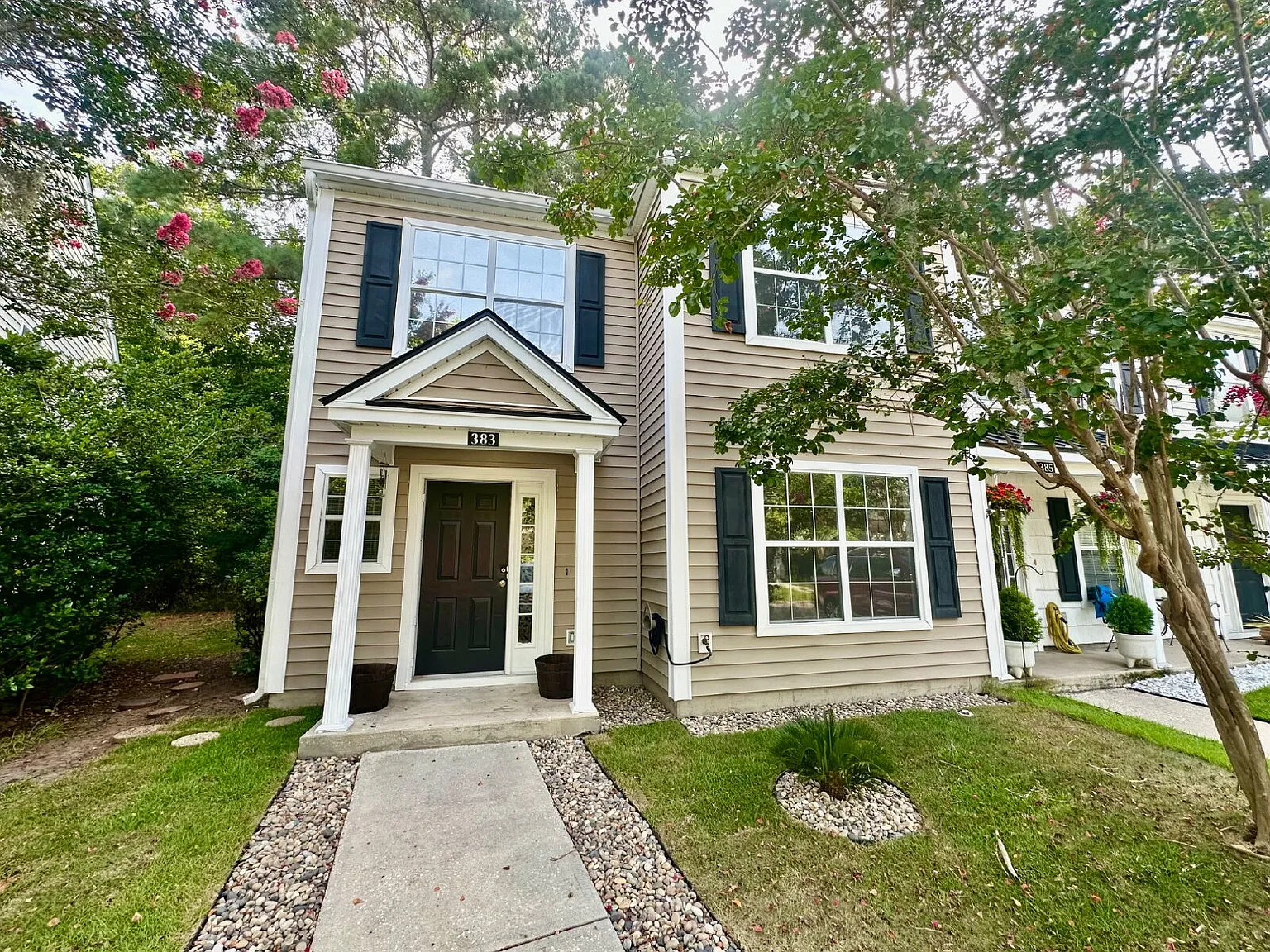 4 bed, 2.5 bath, 1716 sqft, $2,500 — Photo 1