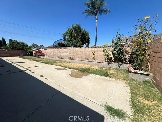 2544 S Garfield Pl — Photo 2